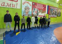 Тренировки юных борцов  вяземской спортивной школы.